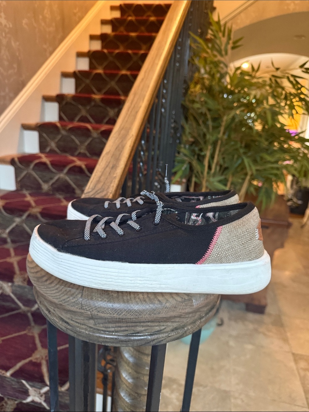 HEY DUDE CODY CRAFY SLIP ON PLATFORM excellent t condition women 8. - Picture 2 of 9
